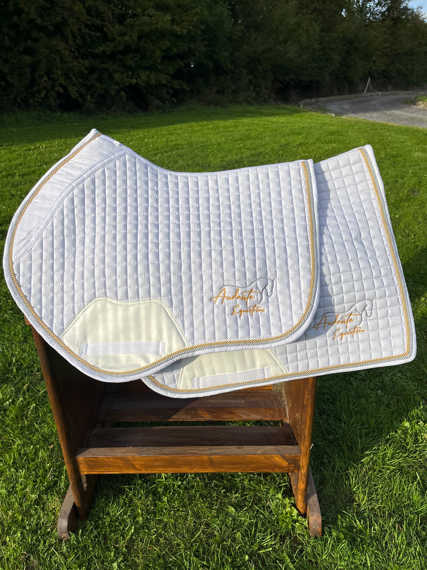 White Competition Jump Saddle Pad & Bonnet Set